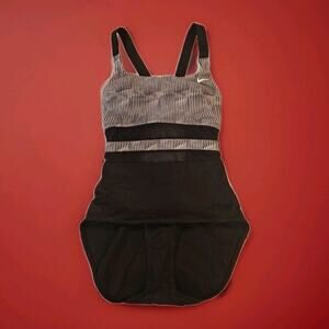 Nike Women L Standard Mesh Solid Edge V-Back One Piece Swimsuit $88